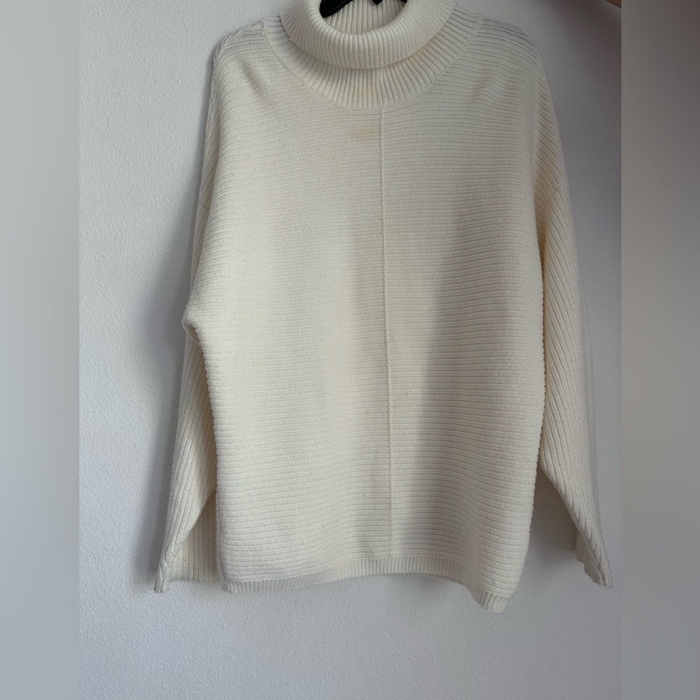 Women’s Oversized Cozy Cream Turtleneck Sweater